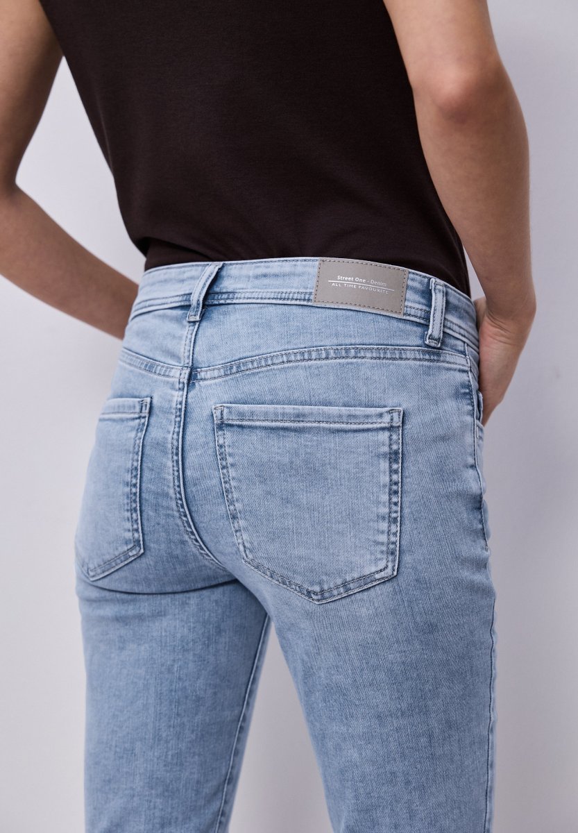 Mid Waist Slim Leg Jeans im Slim Fit – Bild 5