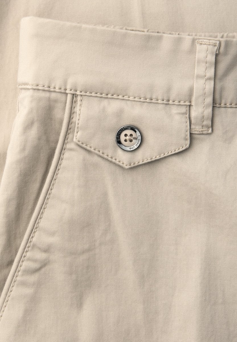 Chino im Casual Fit in softer Qualität – Bild 3
